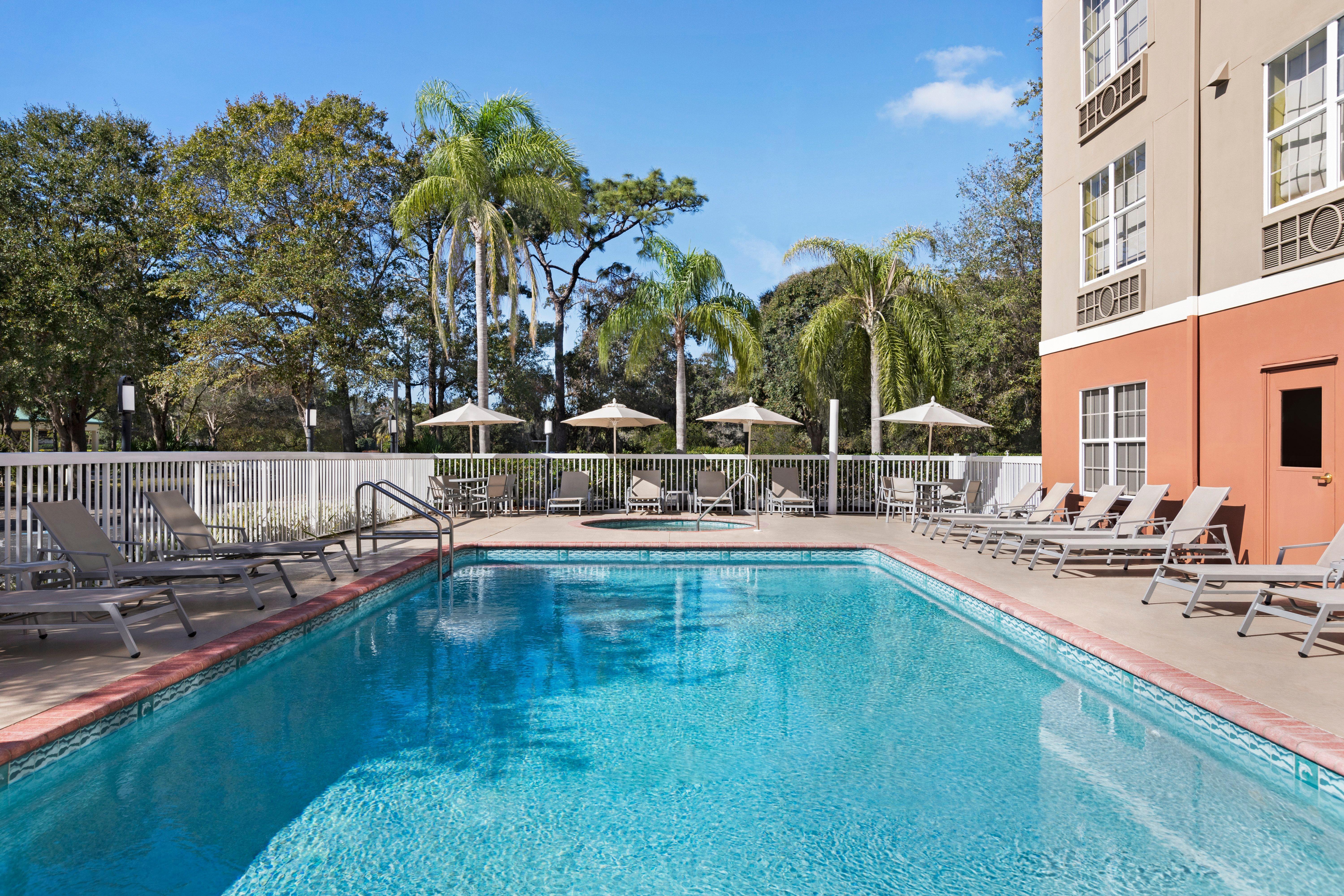 Holiday Inn Express & Suites Sarasota East By Ihg Vamo Exterior foto